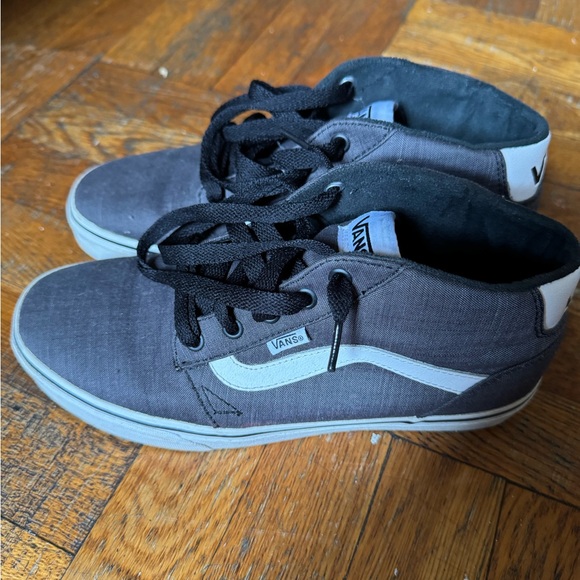 Vans - Picture 3 of 6